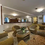 San Pietro 호텔 3*